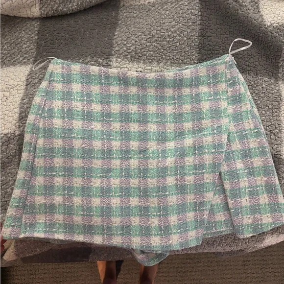 Zara Women's Cropped Plaid Blazer and Skort Set in Soft Pastels - Picture 3 of 8